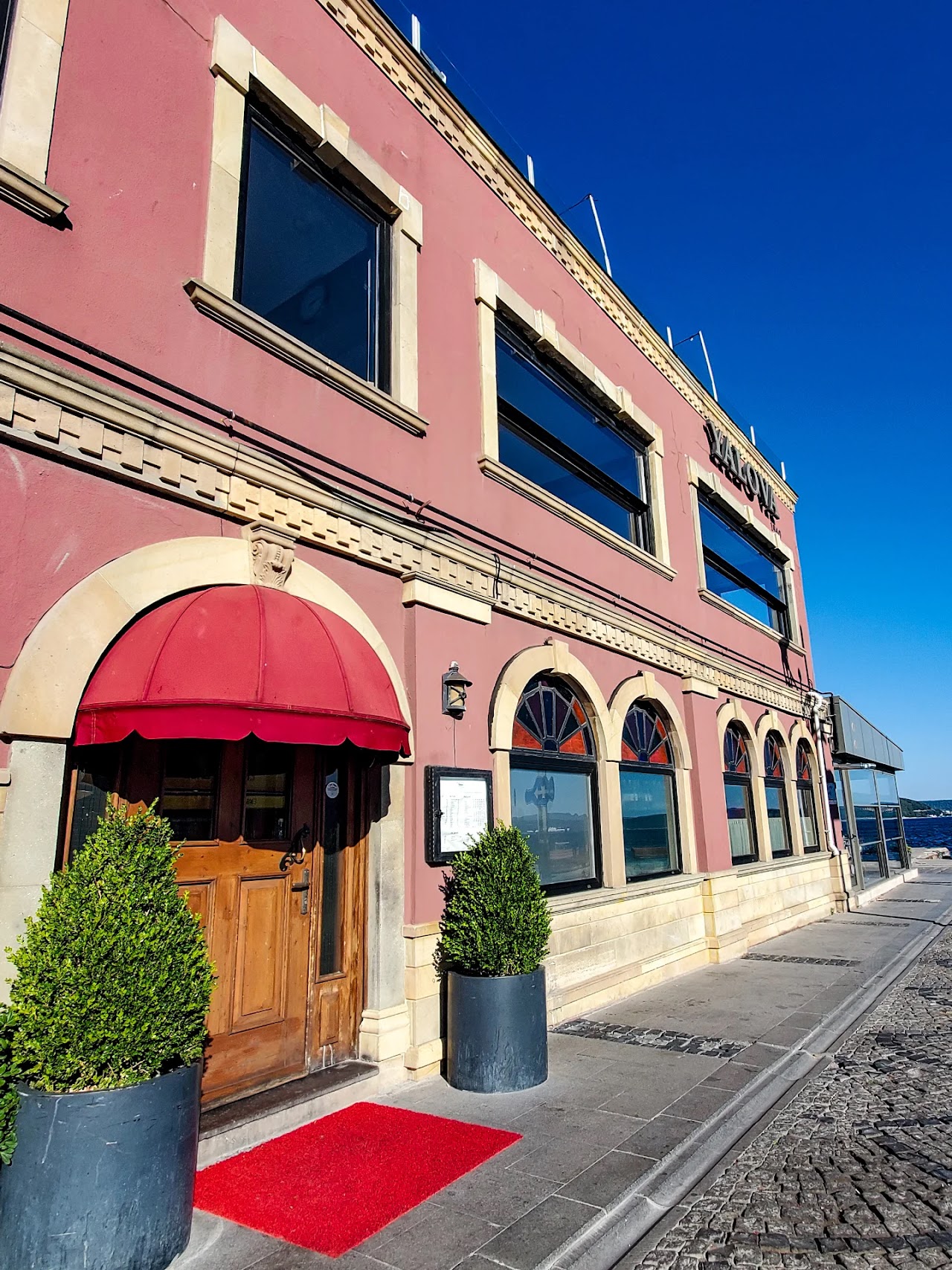 Yalova Restaurant